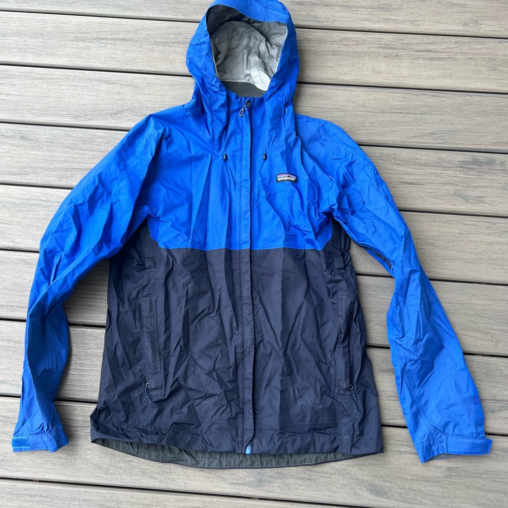 Patagonia Men’s Rain Jacket Medium
